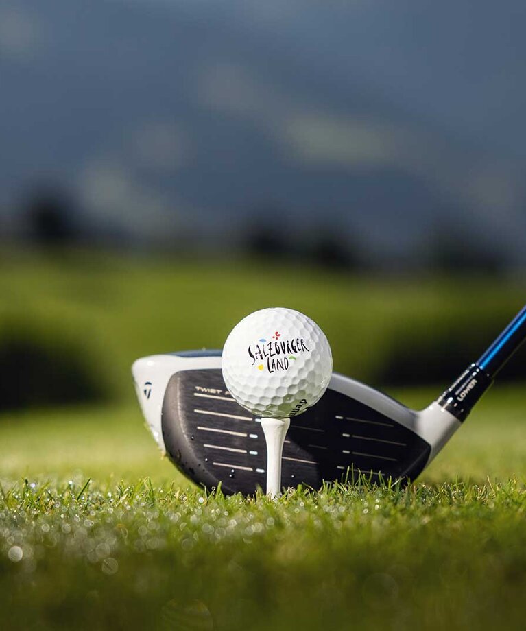 Golfball und Schläger | © SalzburgerLand Tourismus/Markus Berger