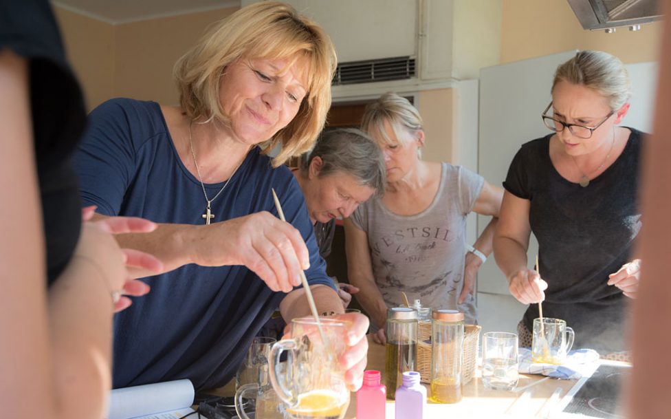 bergheim-kraeuterworkshop-doriskittl-(c)tvbbergheim-bryanreinhart